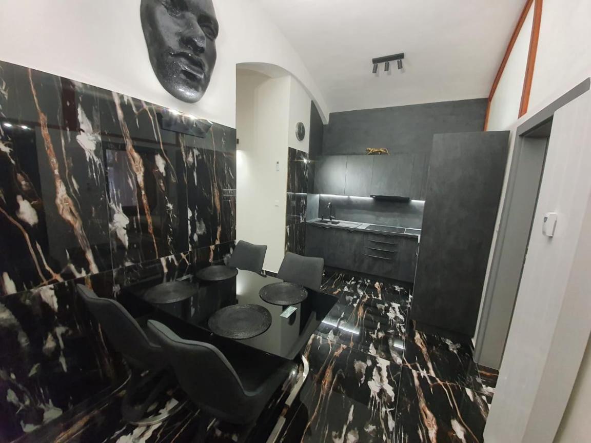 Monar Exclusive Center Free Parking In Garage Apartman Kassa Kültér fotó