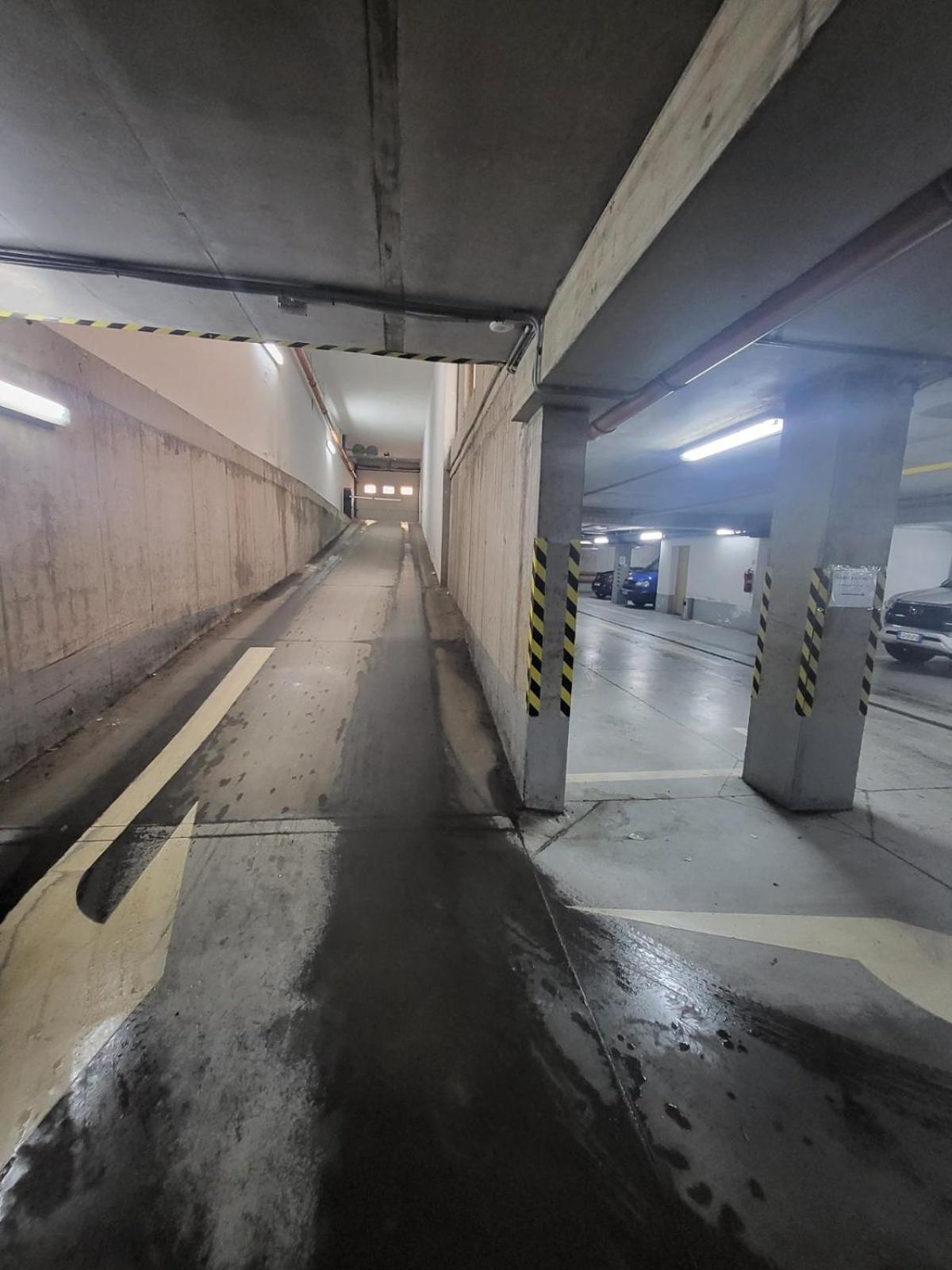 Monar Exclusive Center Free Parking In Garage Apartman Kassa Kültér fotó